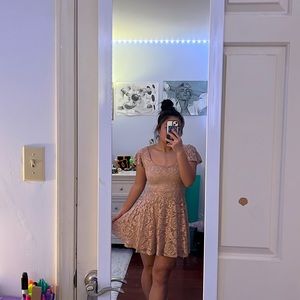 Macys cream lace formal dress size 0 (worn once)